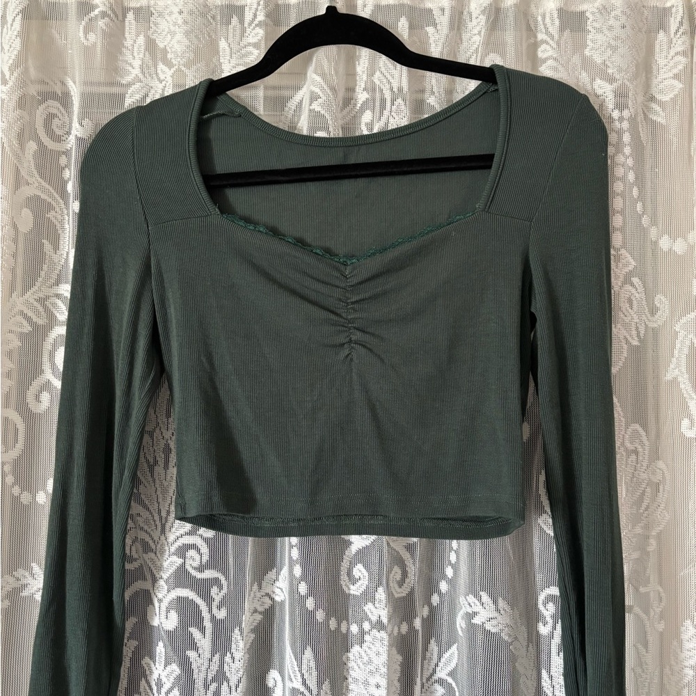 Green Long Sleeve Crop Top With Lace